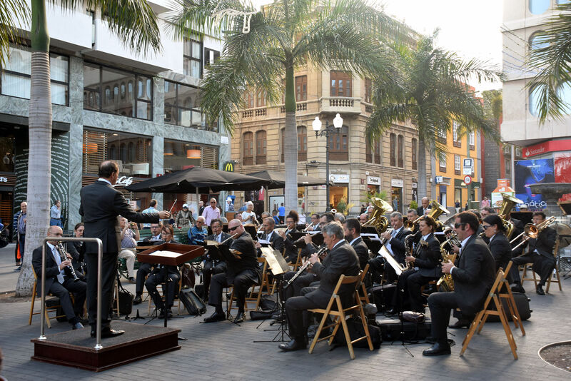 Detalle de un concierto anterior de la Banda Sinfónica en la plaza de la Candelaria.