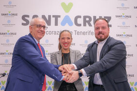 El Ayuntamiento de Santa Cruz y RTVE firman el convenio de colaboración para retransmitir los actos del Carnaval 2020