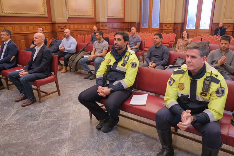 El Ayuntamiento de Santa Cruz refuerza la plantilla de la Policía Local con la incorporación de 15 nuevos mandos 