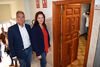 Zaida González y Óscar García a su llegada al piso Housing First
