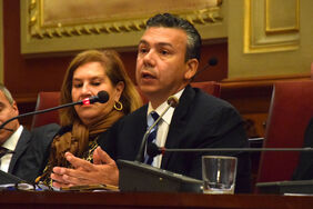 El concejal de Servicios Públicos, Dámaso Arteaga, hoy, durante el Pleno