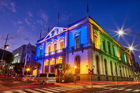 El Ayuntamiento iluminará su fachada de azul y verde por el Día Mundial de la Hipertensión Intracraneal Idiopática