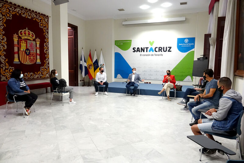 Santa Cruz insta al Gobierno de Canarias a frenar el desahucio de familias de El Tablero
