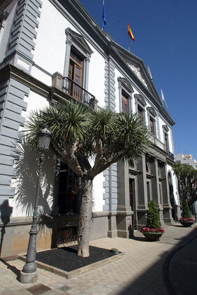 Fachada principal del ayuntamiento de Santa Cruz de Tenerife
