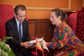 El Ayuntamiento de Santa Cruz recibe la visita oficial del cónsul de Japón 