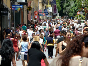 El público abarrota las calles del centro durante una pasada edición del 'Ven a Santa Cruz'