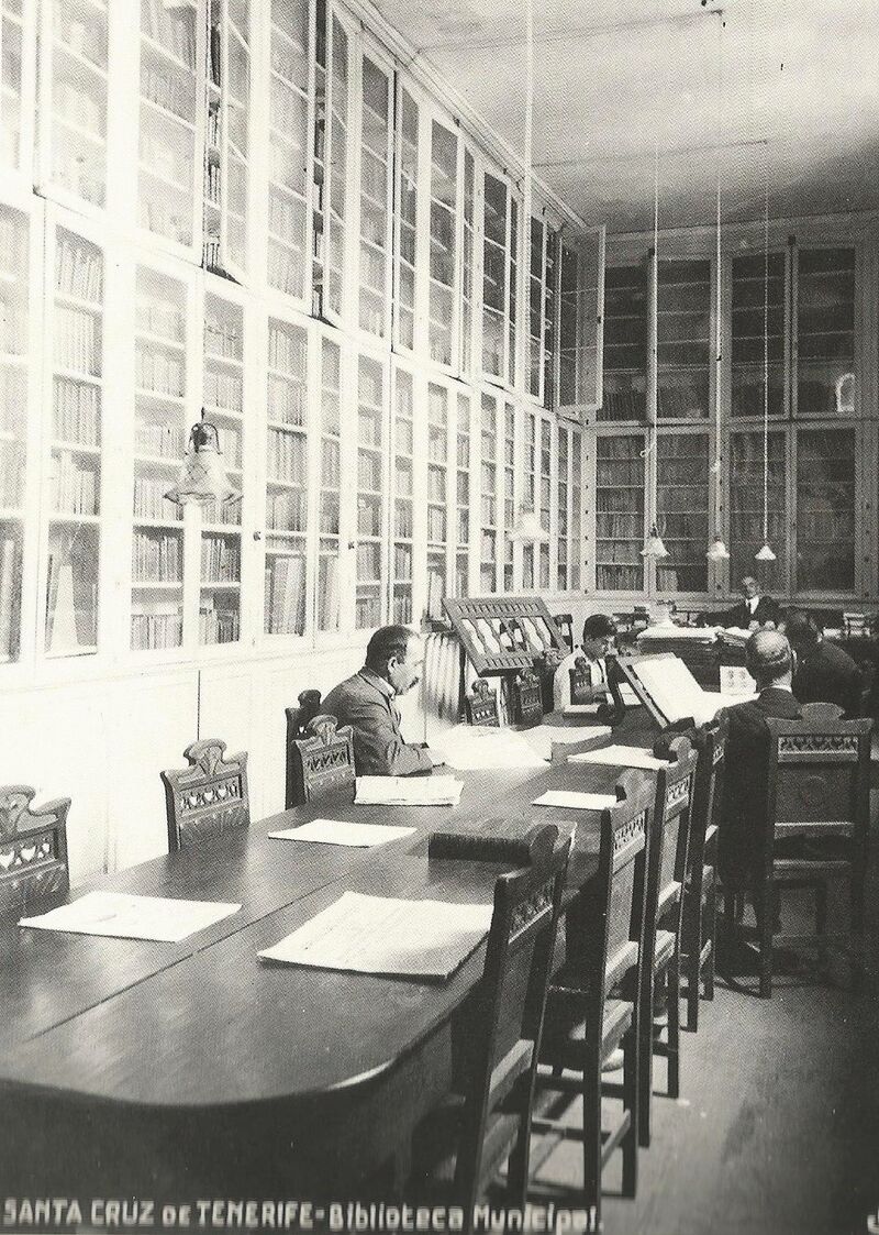 Imagen retrospectiva de la Biblioteca Pública Municipal