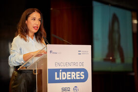 La alcaldesa de Santa Cruz participa en el ‘Encuentro de Líderes’ organizado por El Día y Cadena Ser
