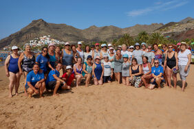 El programa de deporte en la playa ideado por el Ayuntamiento de Santa Cruz de Tenerife suma a cerca de 80 participantes