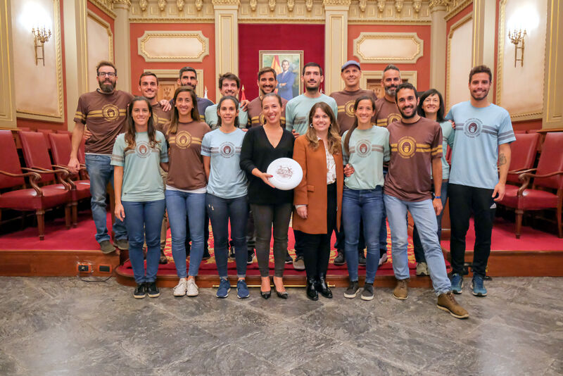 La alcaldesa de Santa Cruz felicita al Guayota Ultimate por su título de campeones de España de frisbee