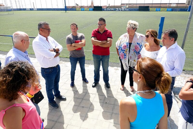 Santa Cruz adjudica los proyectos de los campos de fútbol de La Salud, Las Delicias  y García Escámez