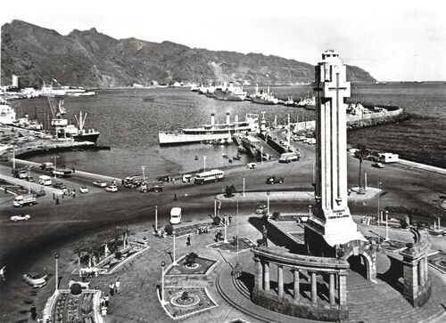 Ayuntamiento de Santa Cruz de Tenerife: El lago de la plaza de España  albergará una exhibición de modelismo naval el domingo