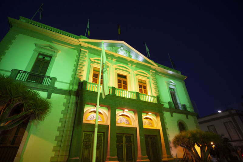 El Ayuntamiento de Santa Cruz de Tenerife se ilumina de verde para visibilizar la enfermedad de la ELA