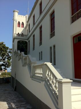 Detalle del exterior de la Escuela Municipal de Música del Ayuntamiento de Santa Cruz de Tenerife.