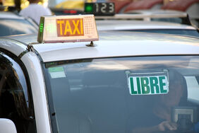 Detalle del exterior de un taxi en Santa Cruz de Tenerife.