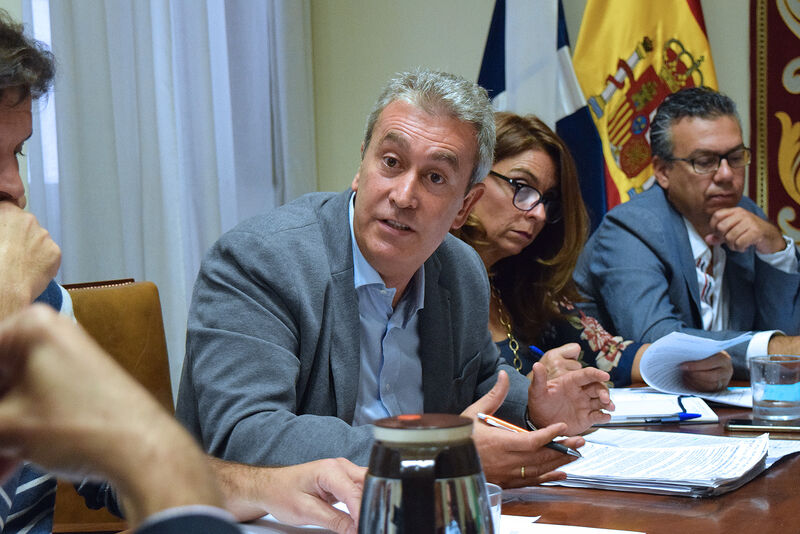 Óscar García explica en la Comisión de Control las ayudas contra la pobreza energética