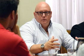 El concejal de Medio Ambiente, Carlos Correa, durante su comparecencia en la Comisión de Control del Ayuntamiento de Santa Cruz de Tenerife.