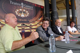 Leo Bassi explica algunos detalles de su actuación de este sábado en el Teatro Guimerá junto a José Carlos Acha, Aurelio González y Brian Rodríguez.