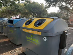 Foto de los contenedores de reciclaje