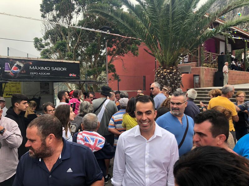 El Ayuntamiento de Santa Cruz de Tenerife se suma a la fiesta del haragán del caserío de Roque Negro