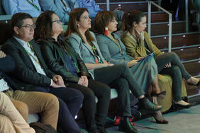 Foto de la alcadesa, Patricia Hernández con la concejala de Tecnología Heriberta Granado y otras autoridades y expertos en la inauguración de Hackron 2020.