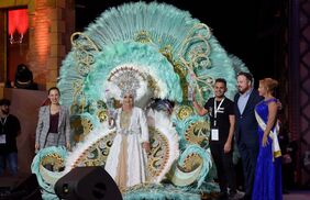 Consuelo Pérez se corona como Reina de las Mayores del Carnaval de Santa Cruz de Tenerife 