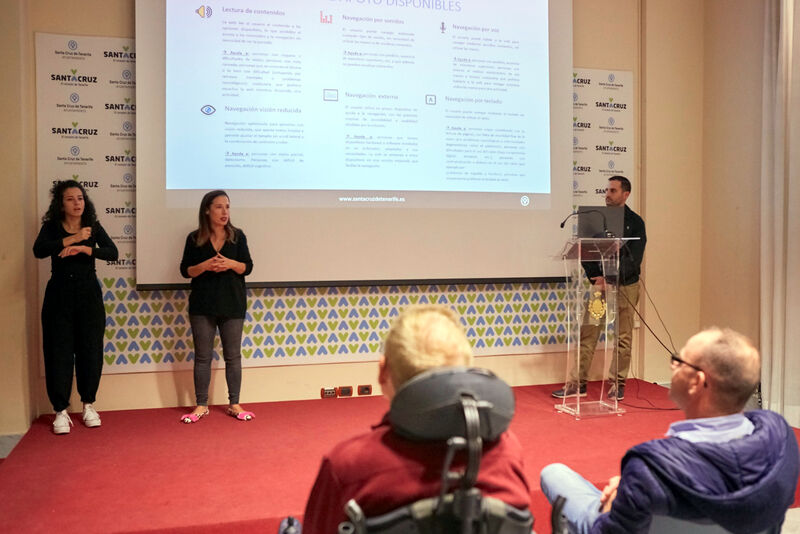 El Ayuntamiento de Santa Cruz presenta a colectivos con discapacidad el funcionamiento de su web accesible  