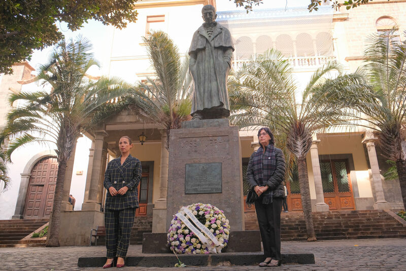 La alcaldesa de Santa Cruz de Tenerife preside el homenaje a José Murphy en el 198 aniversario de la capitalidad