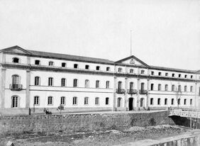 Fachada del antiguo Hospital de los Desamparados, en una imagen obtenida en 1893