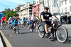 Un grupo de ciclistas, durante una celebración de la Fiesta de la Bicicleta, a su paso por la avenida de Anaga