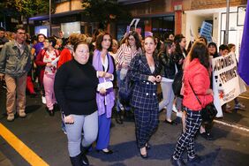 La alcaldesa de Santa Cruz se suma a la manifestación con motivo del Día Internacional contra la Violencia de Género